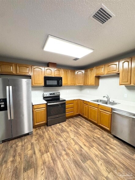 Building Photo - 5661 Fairview Dr