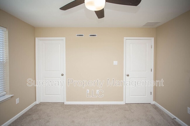 Building Photo - 239 Macoun Way