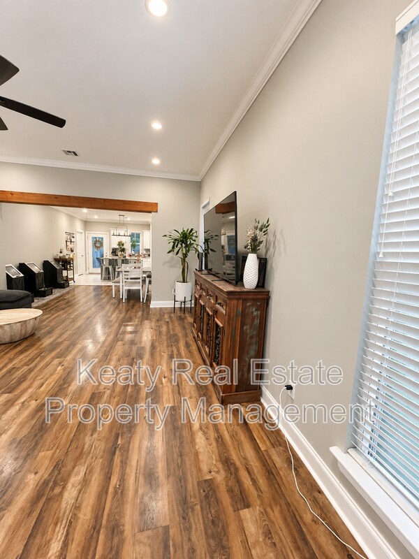 Building Photo - 316 Adry Ln