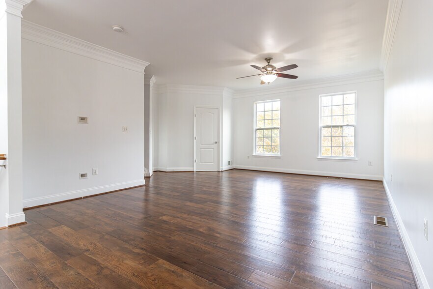 Building Photo - 2607 River Basin Ln