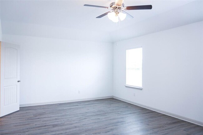 Building Photo - 231 Sweetwater Crk Ln