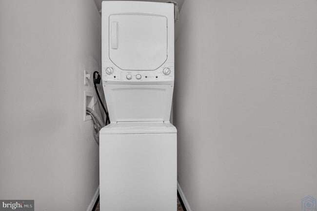 Building Photo - 2800 Pulpit Hill Ct