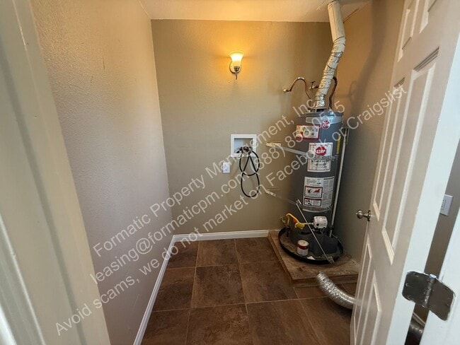 Building Photo - 11771 Hazeldell Dr
