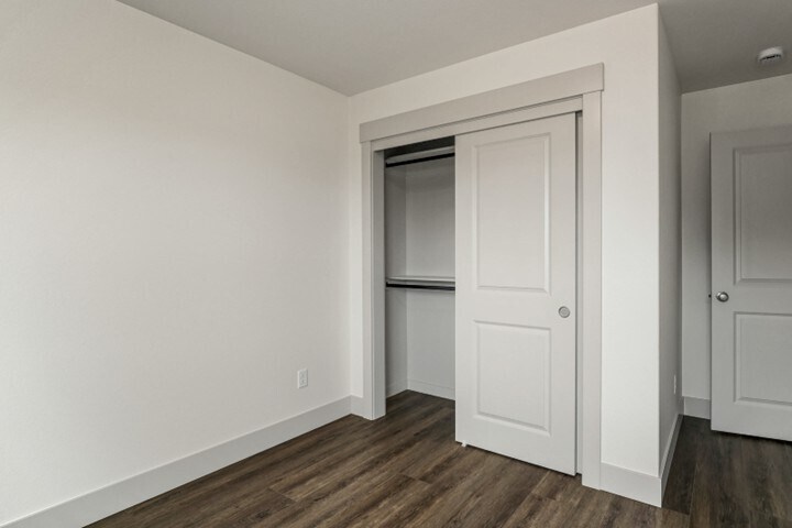 Building Photo - 1321 Oppek St NE