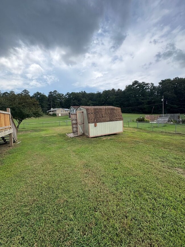 Building Photo - 3 Bed, 2 Bath Mobile Home Near Coldwater E...
