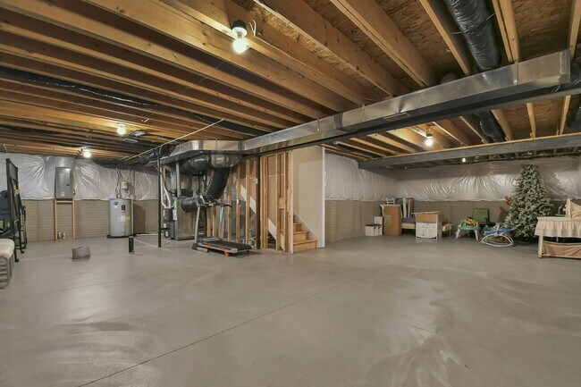 Building Photo - Spacious 3 Bedroom Home with Loft, Elegant...