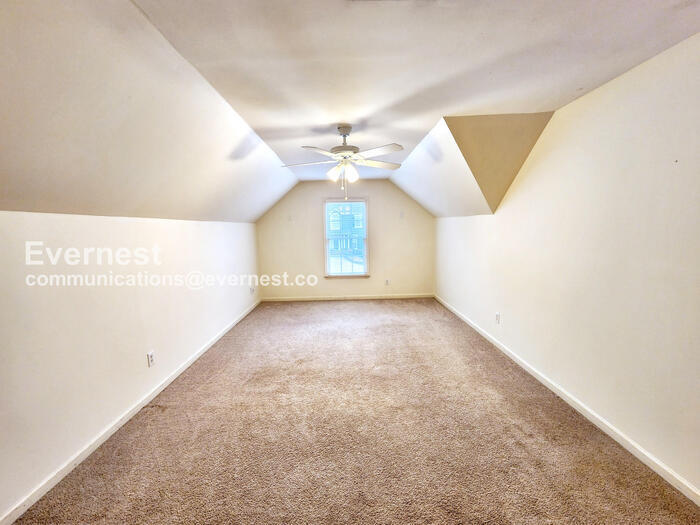 Building Photo - 1660 Cheshire Ct NW