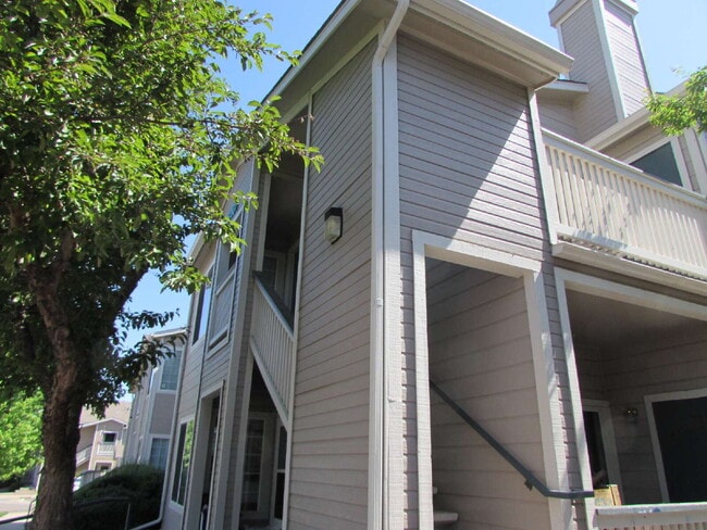 Building Photo - Canyon Ranch 2 Bedroom, 2 Bath, 2nd Story Condominium