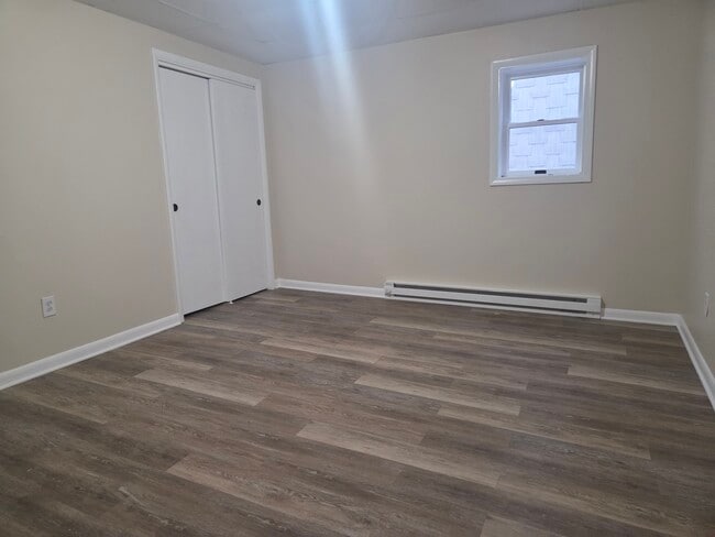 Building Photo - 63 Wilson St