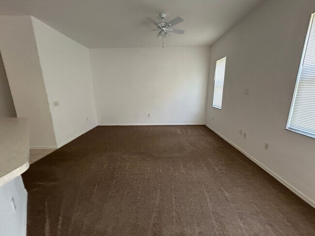 Building Photo - 15111 Hawks Shadow Dr