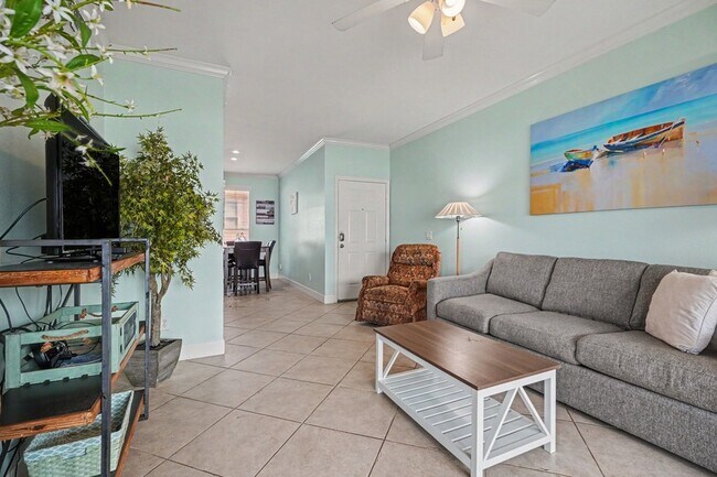 Building Photo - 7000 Seawall Blvd