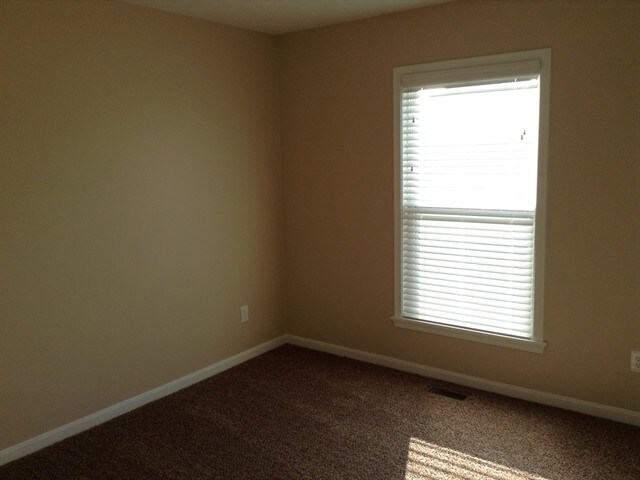 Building Photo - 2305 Treetop Ln