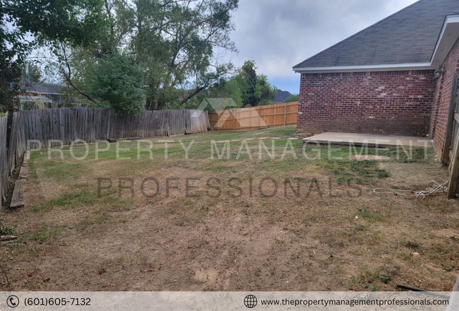 Building Photo - Tranquil Haven for Rent in Charming Brandon!