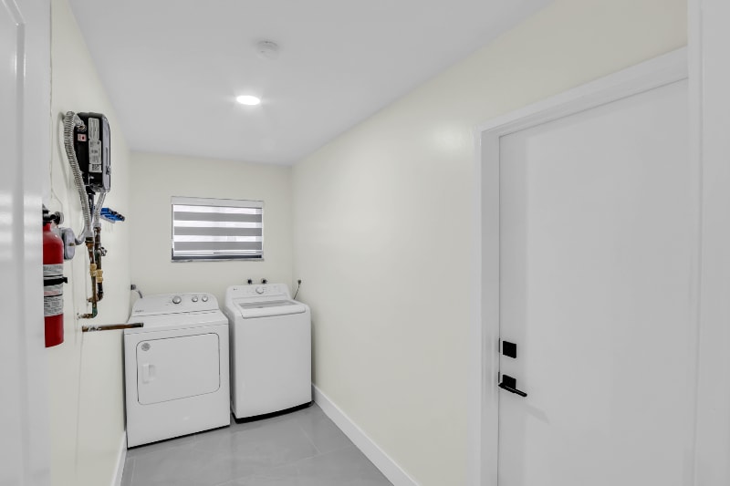 Building Photo - 7381 NW 35th Ct