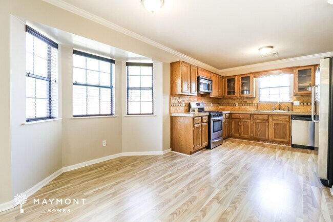 Building Photo - Charming North Little Rock Home with 2-Car Garage