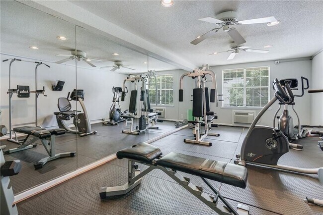 Building Photo - 3655 Habersham Rd NW