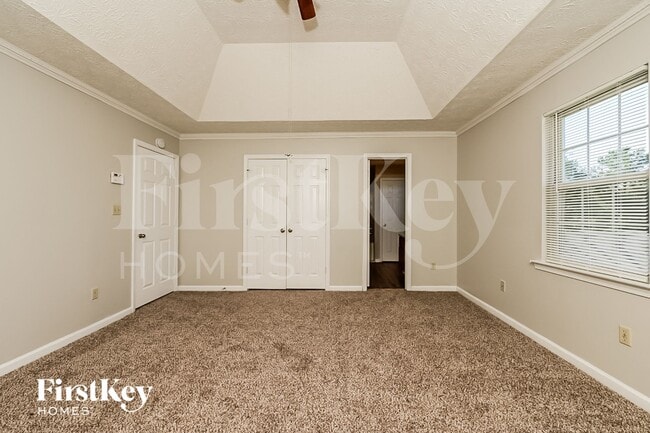 Building Photo - 215 Brooks Dr