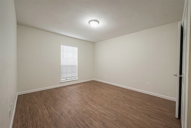 Building Photo - 16810 Sweno Ct