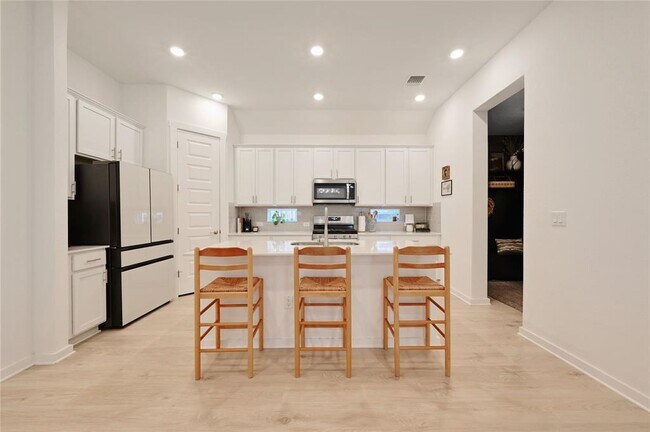 Building Photo - 2037 Rosin Jaw Walk