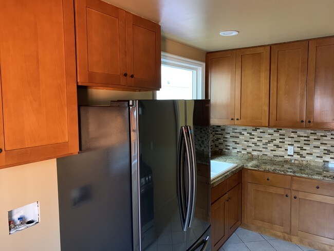 Kitchen - 6136 Cahuenga Blvd