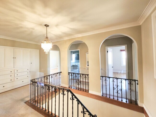 Building Photo - Elegant, spacious home in San Mateo