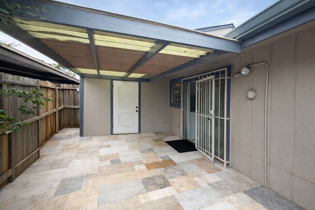 Building Photo - 5817 W Tidwell Rd