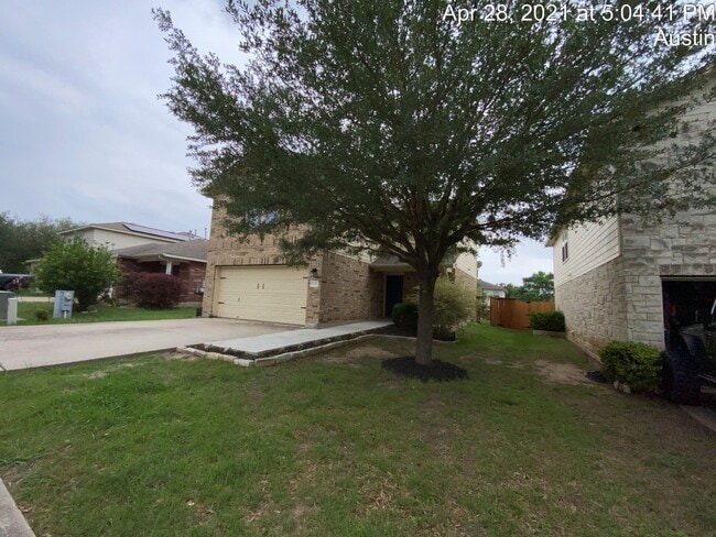 Building Photo - 5713 Silver Screen Dr