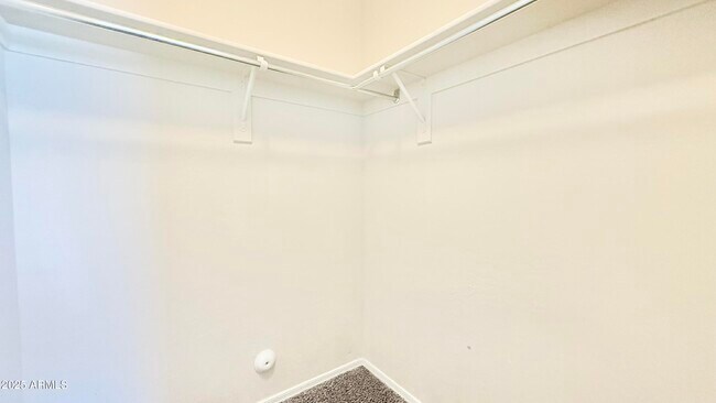 Building Photo - 1313 E Beth Dr