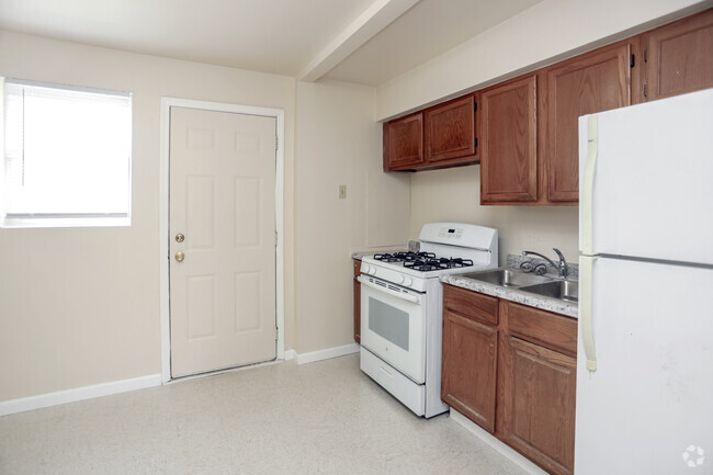 2BR, 1BA - 700 SF - 165 - DAWSON VILLAGE APARTMENTS