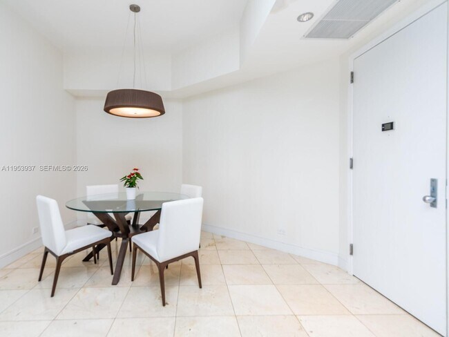 Building Photo - 888 Brickell Key Dr