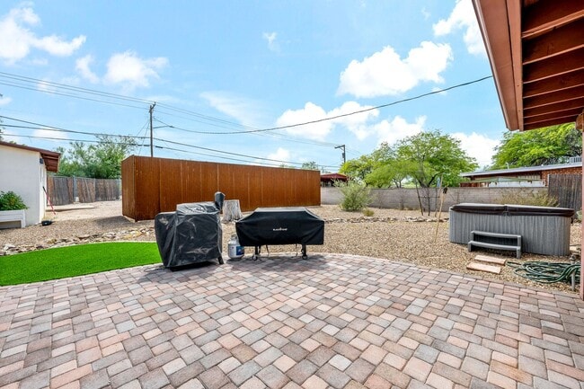 Building Photo - PRELEASE August 2026! Spacious 4-Bedroom Home Near UA & Banner Health!