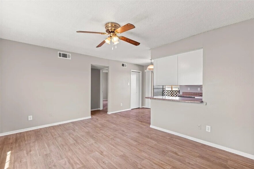 Building Photo - 1625 Mary K Ln