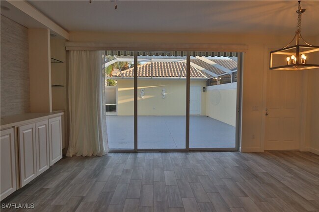 Building Photo - 6182 Towncenter Cir