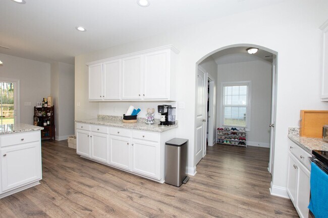 Building Photo - 516 Transom Wy