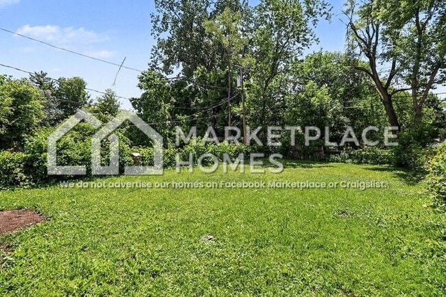 Building Photo - 26437 Lehigh St