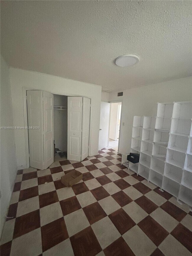 Building Photo - 15813 NW 38th Pl
