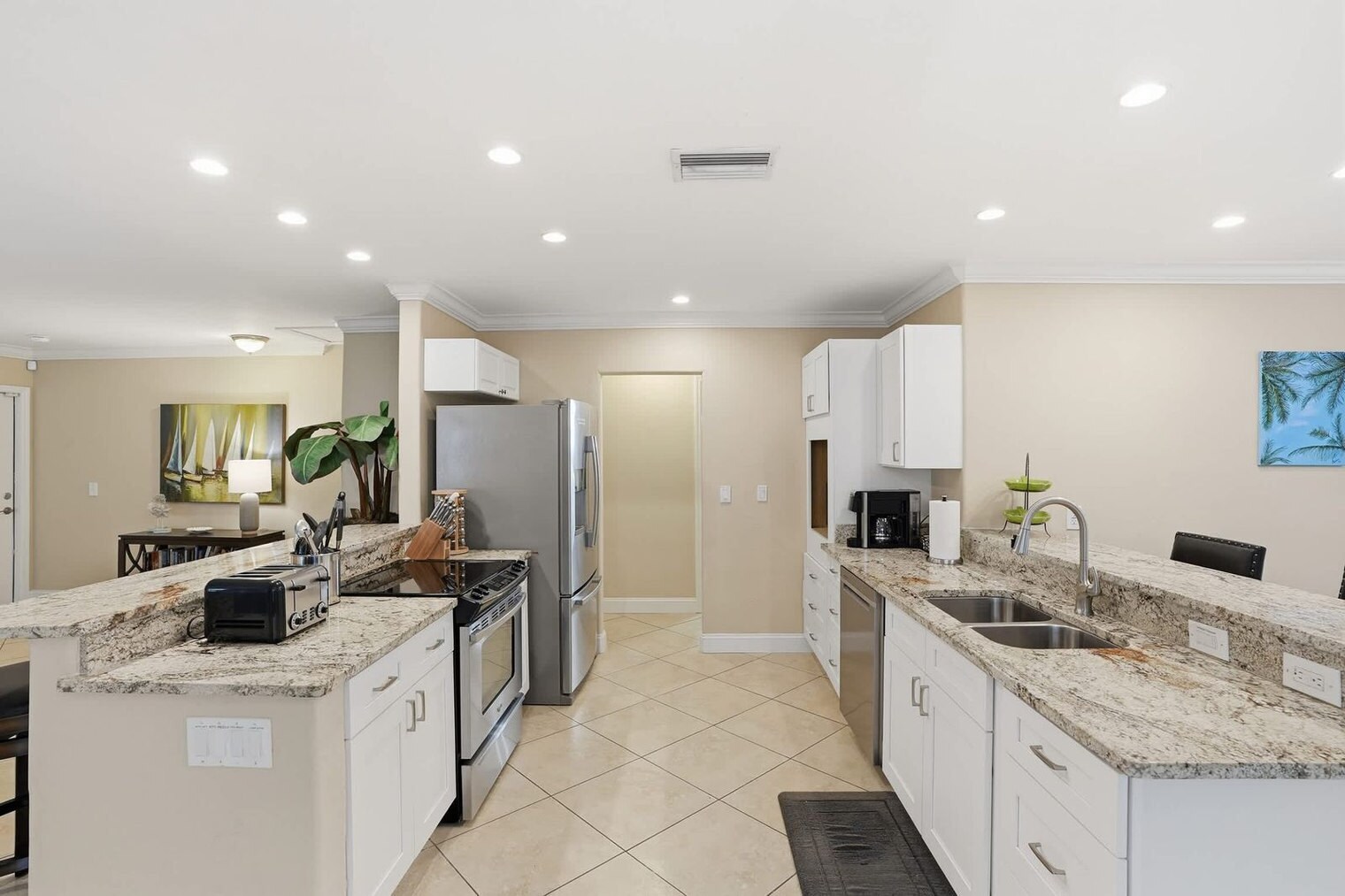 Building Photo - 660 100th Ave N