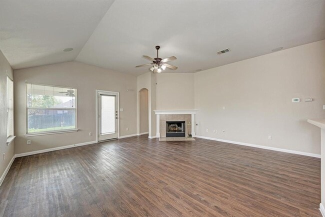 Building Photo - 18613 White Water Cove