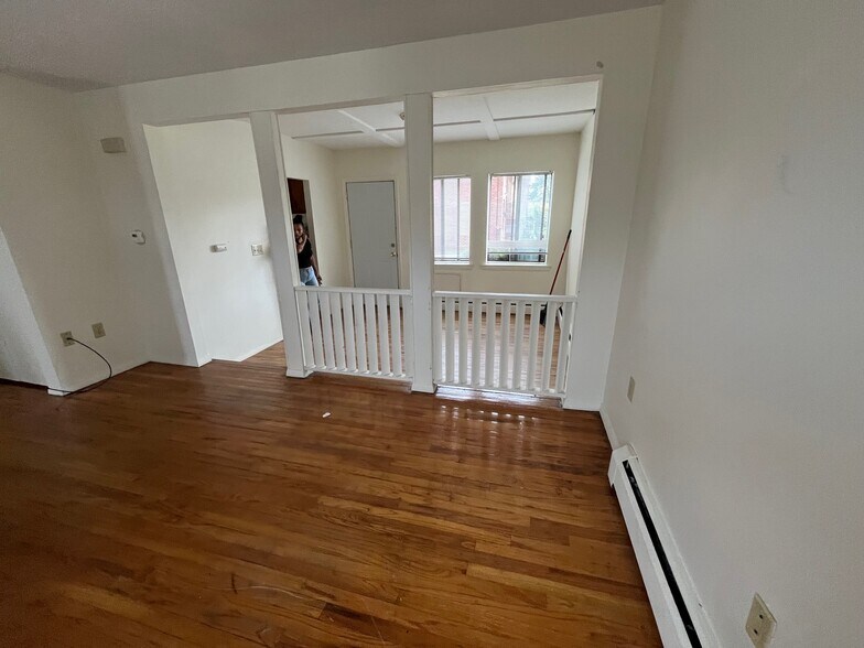 Building Photo - 20 Henderson Dr