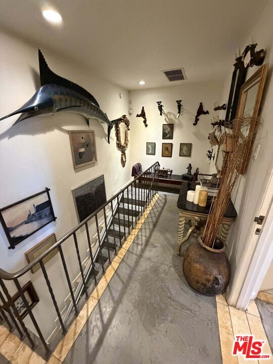 Building Photo - 2252 W Washington Blvd