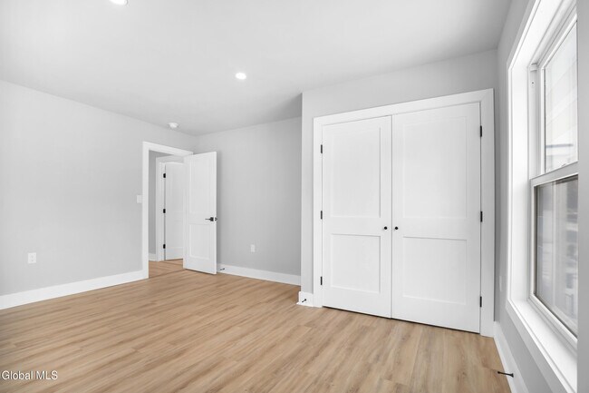 Building Photo - 103 E High St