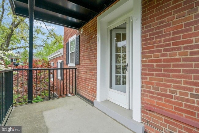 Building Photo - 2961 S Columbus St