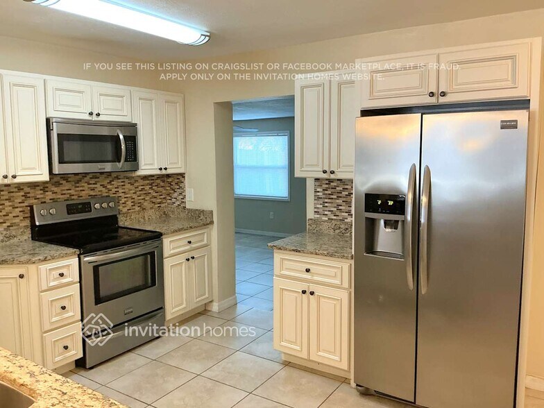 Building Photo - 300 Kilmer Ave