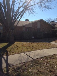 Building Photo - 606 Grinnell Dr