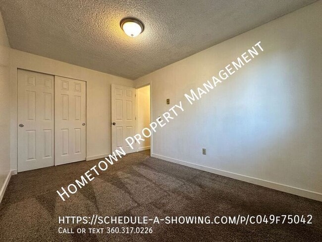 Building Photo - 1310 Goldenrod Dr SE