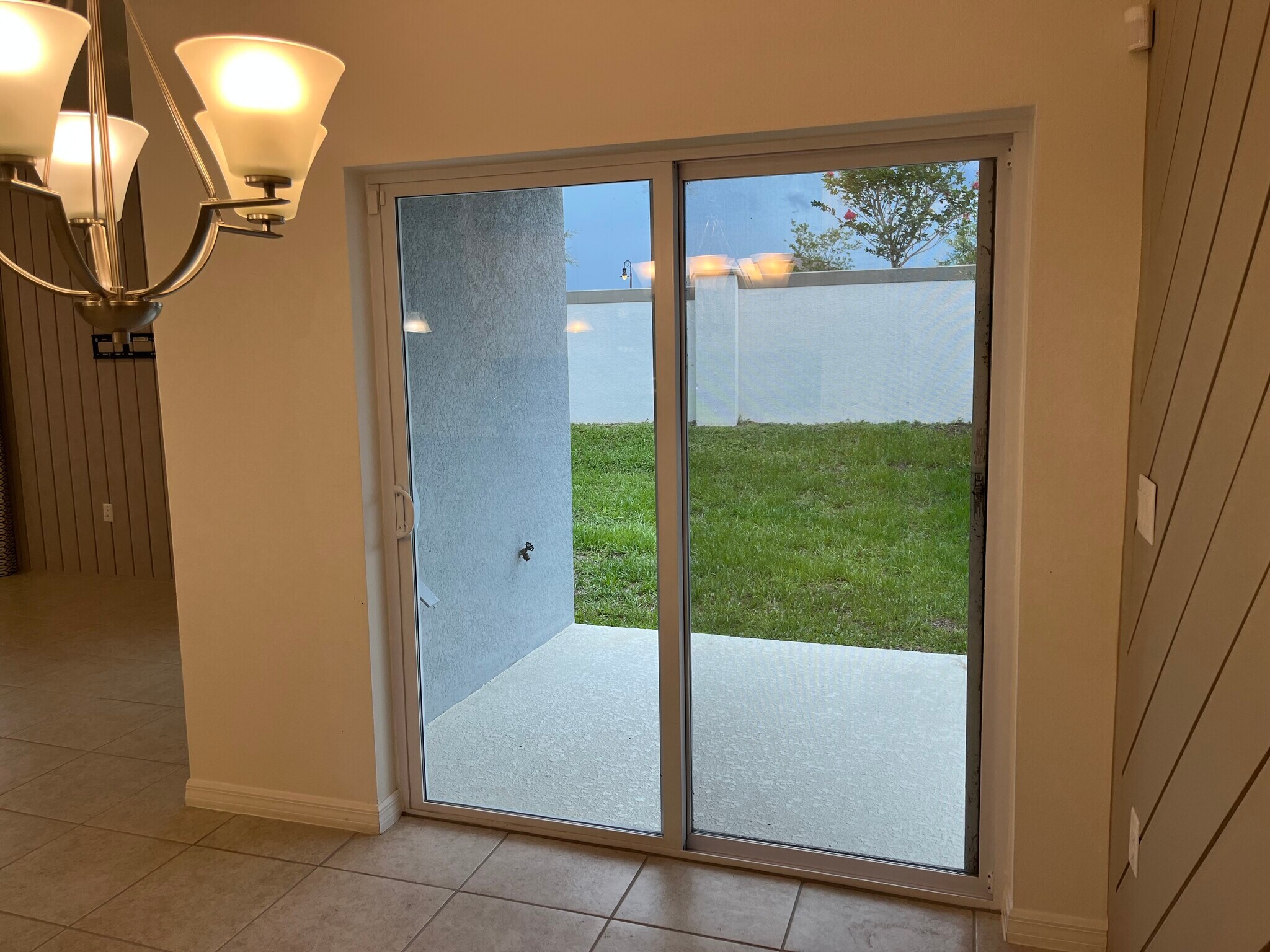 Building Photo - 1658 Blue Lagoon Cir
