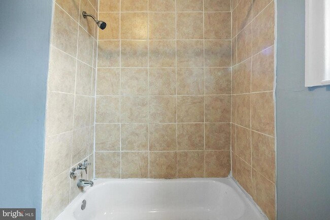 Building Photo - 851 S 57th St