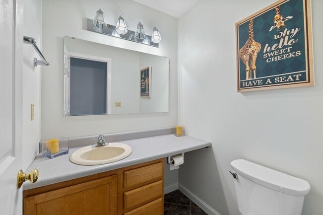 Building Photo - 31 Moulton Ave