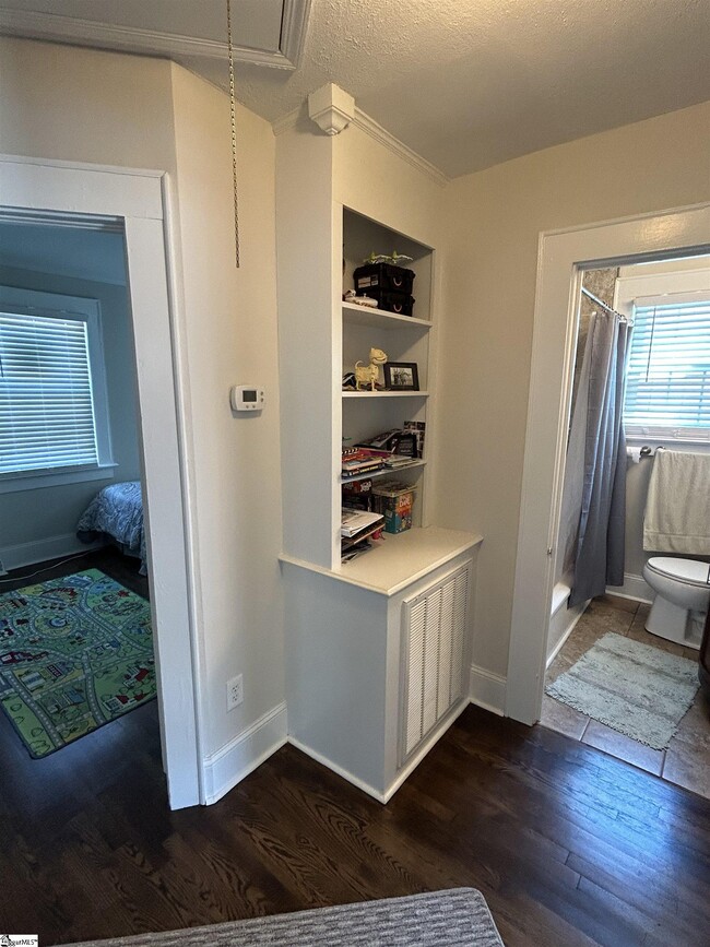 Building Photo - 118 Brookdale Ave