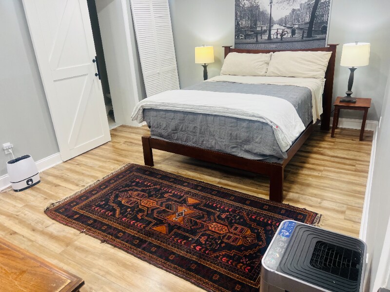 Building Photo - 1028 Crittenden St NE